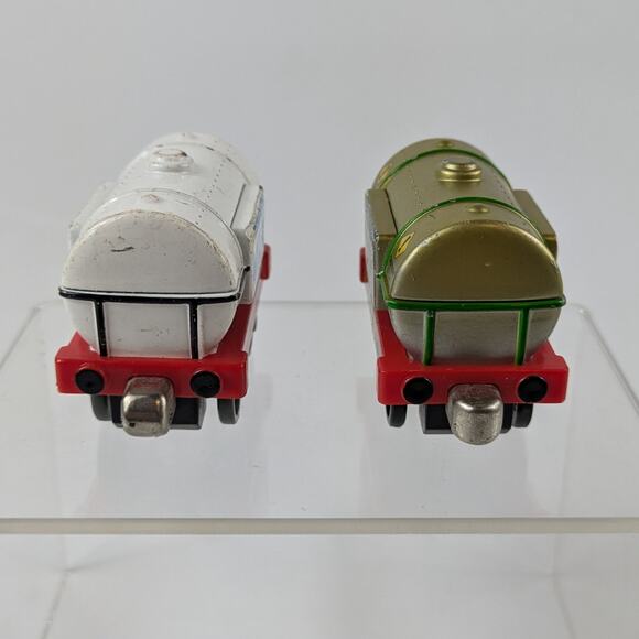 Thomas Train Lot Salty Tank Engine Ferdinand Tender Sodor Aquarium Eels Milk - Picture 12 of 16